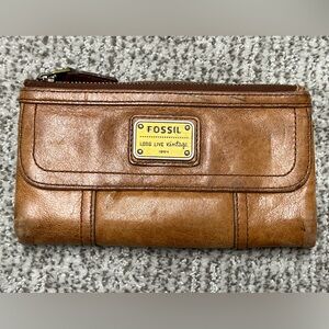 CLEARANCE! FOSSIL LEATHER WALLET